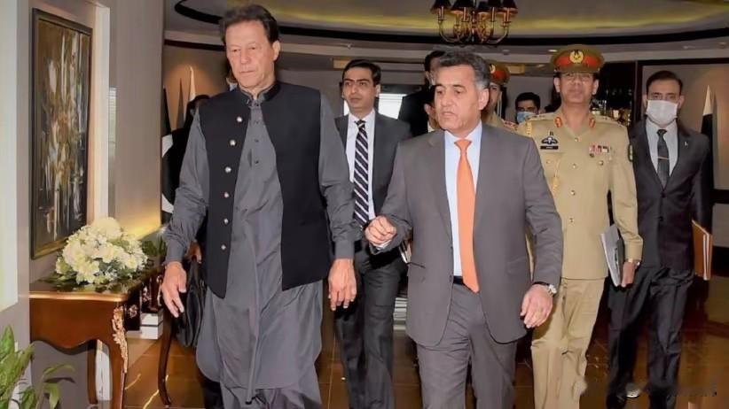 巴基斯坦变天！三军总司令独揽大权后，果断发动铁腕清洗，前情报头子直接判14年！