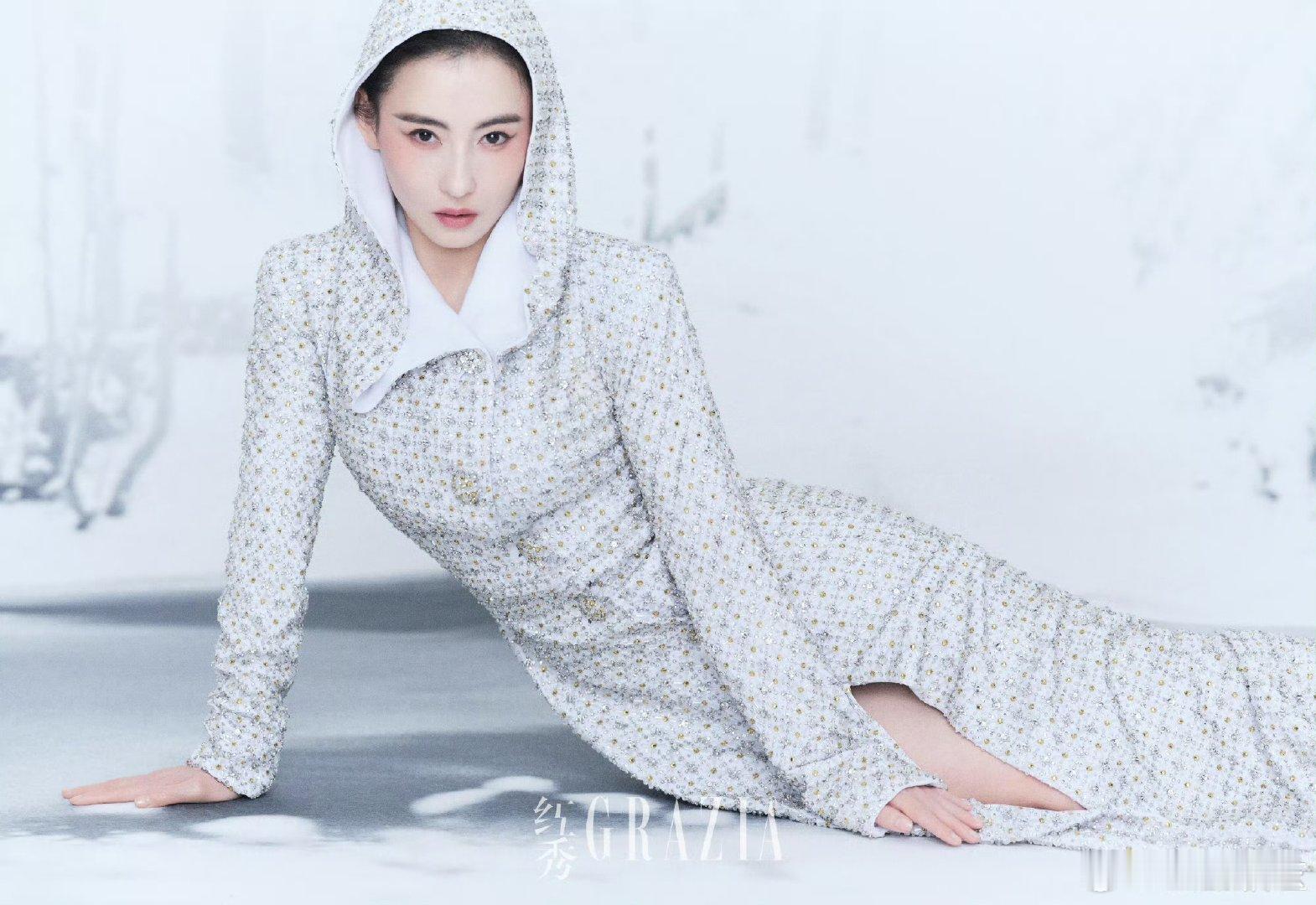 #张柏芝顶级骨相的含金量##张柏芝转身变装#在医美模板化的娱乐圈，这种原生骨相太珍贵了，每一处细节都