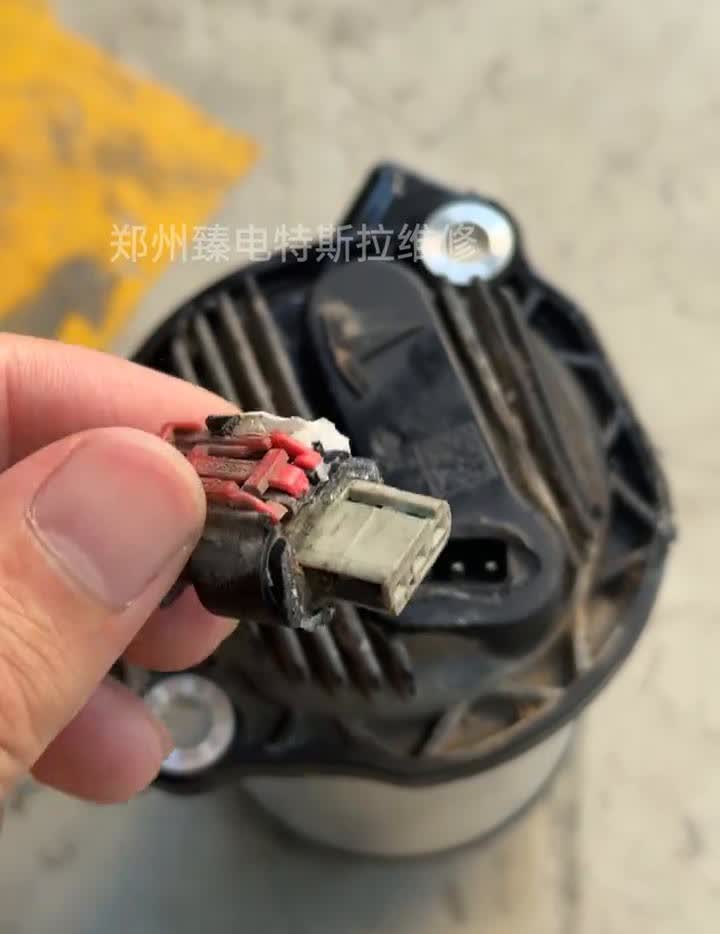 特斯拉ModelY动力总成故障。一台仅仅行驶了7万公里的特斯拉Model