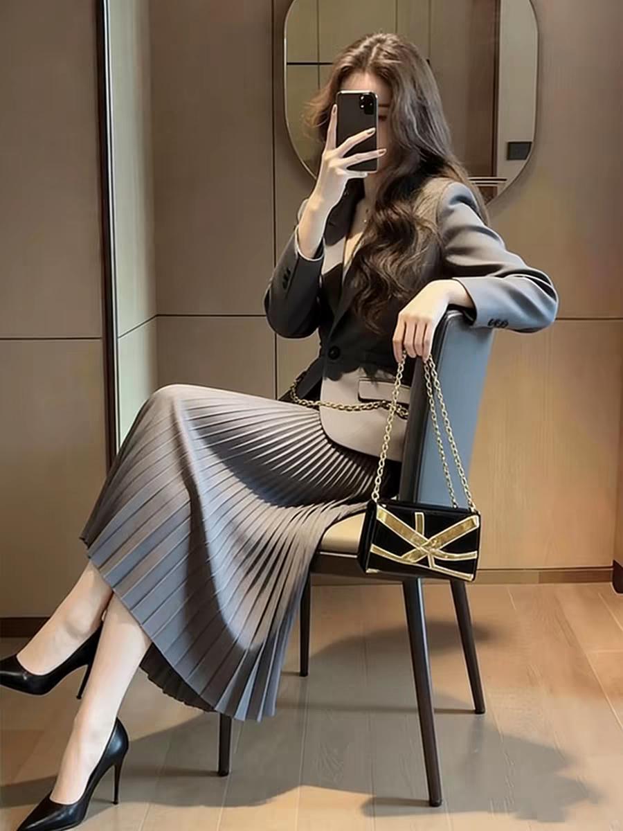 2026年超火的女性灰色西装套装裙，简直是正式场合的“秘密武器”！灰色自带低调奢