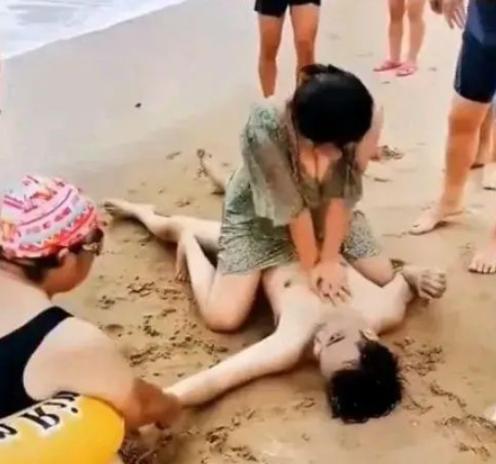 护士跪地救人反被骂"不知羞耻"，这帮人的良心是被狗吃了？说真的，看完这个事我