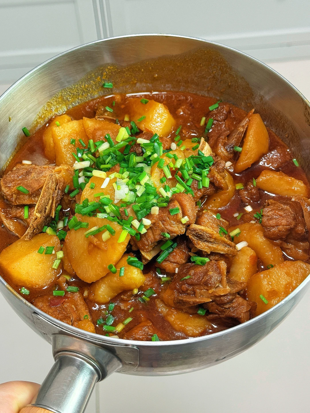 谁懂啊？软糯的土豆烧排骨吃一次爱一次！