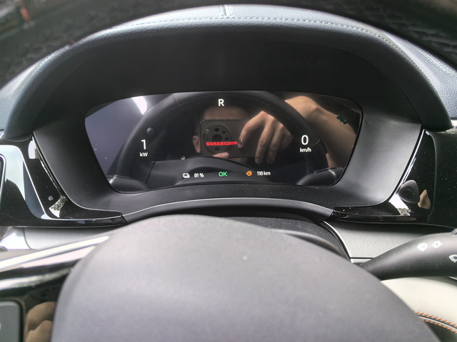 2024款宋plusdmi顶配有智能领航、自动泊车，都是非常智能化的配置。智能