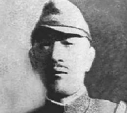 1939年，警卫员敲门进来，向毛主席报告：“主席，好消息啊，日本广播电台，说他们