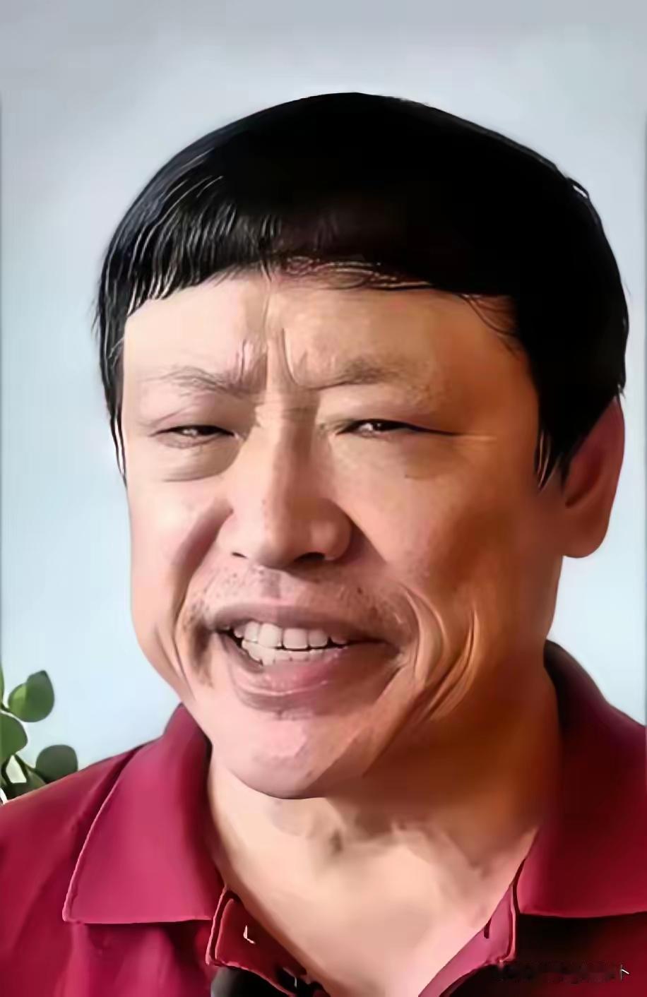 横眉冷对自己人，屈膝甘为美国人。