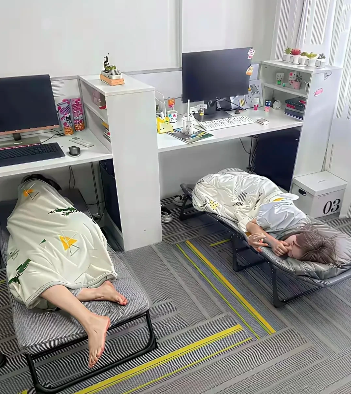 同样是午睡，一个月收入3000块，还有一月收入10000块，你会选择选？