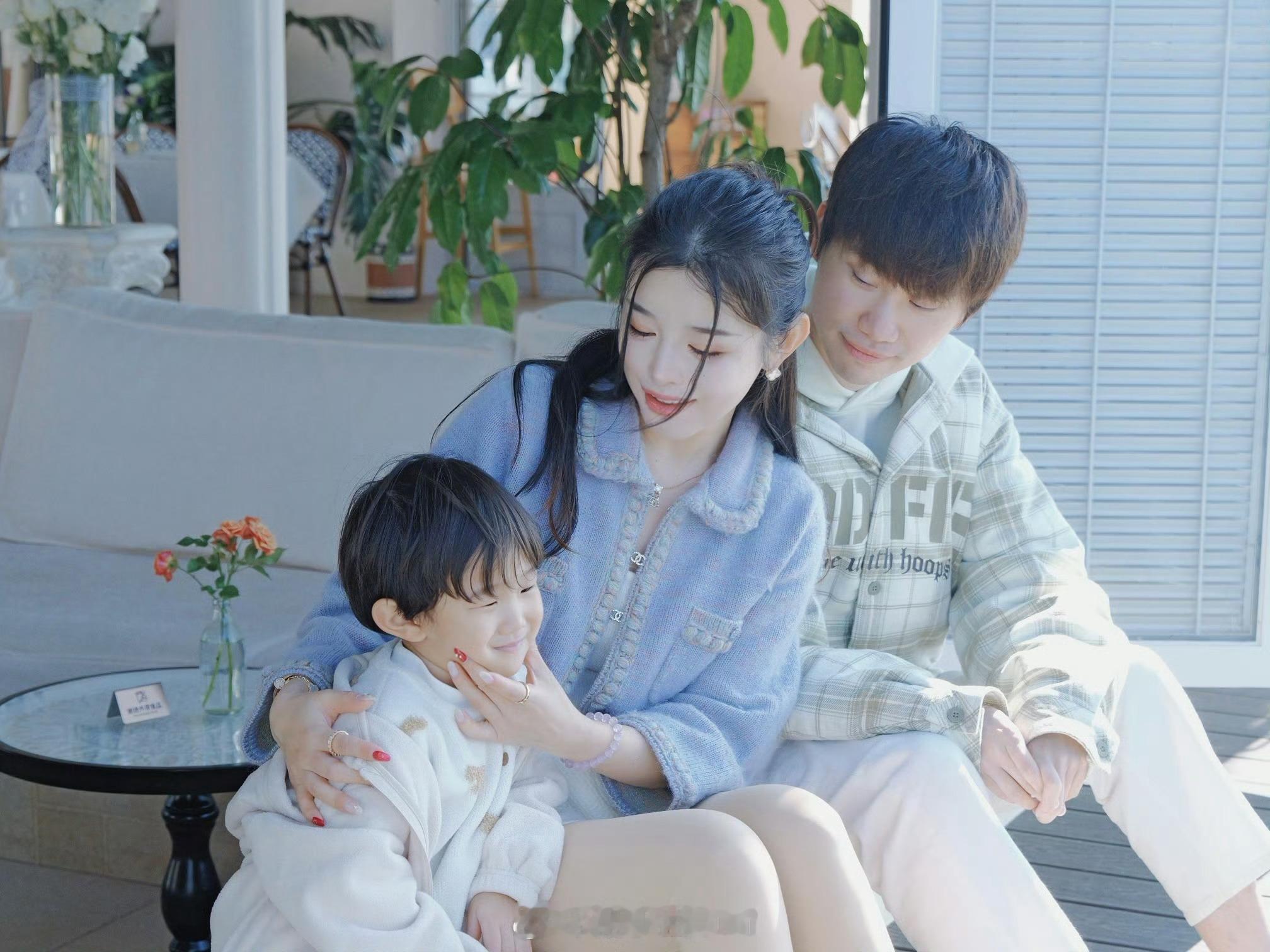 盘点部分LPL选手太太团现状已结婚：糖小幽❤️Doinb（已结婚）