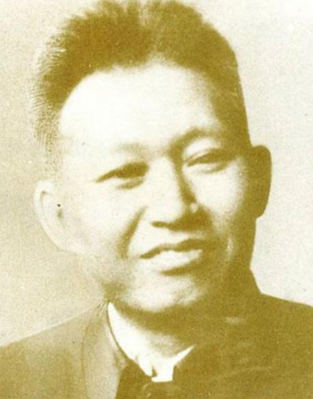 1935年1月，贵州遵义，20个人围坐在一起，讨论的却是一支8万人锐减到3万人的