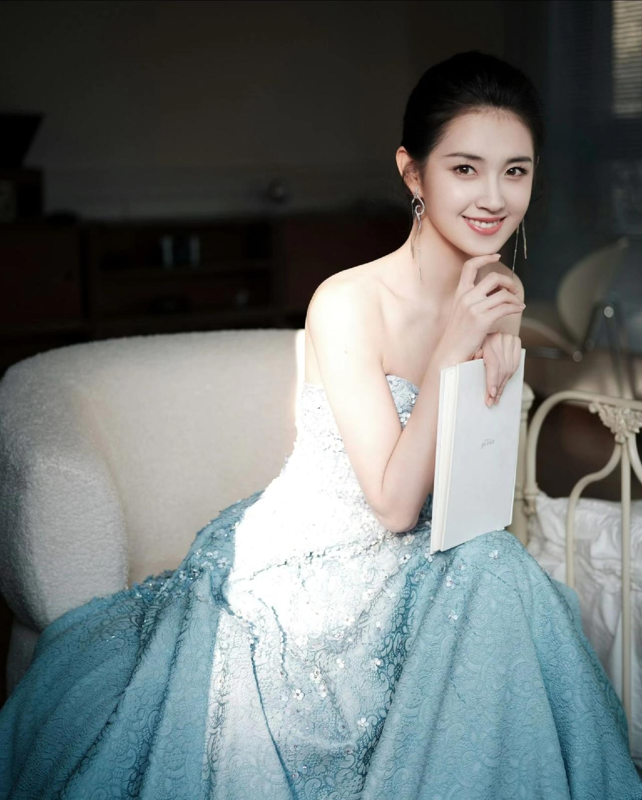 我有种预感！短剧顶流郭宇欣，绝对会杀进内娱毕竟这姐曾经，居然让4.2亿人围