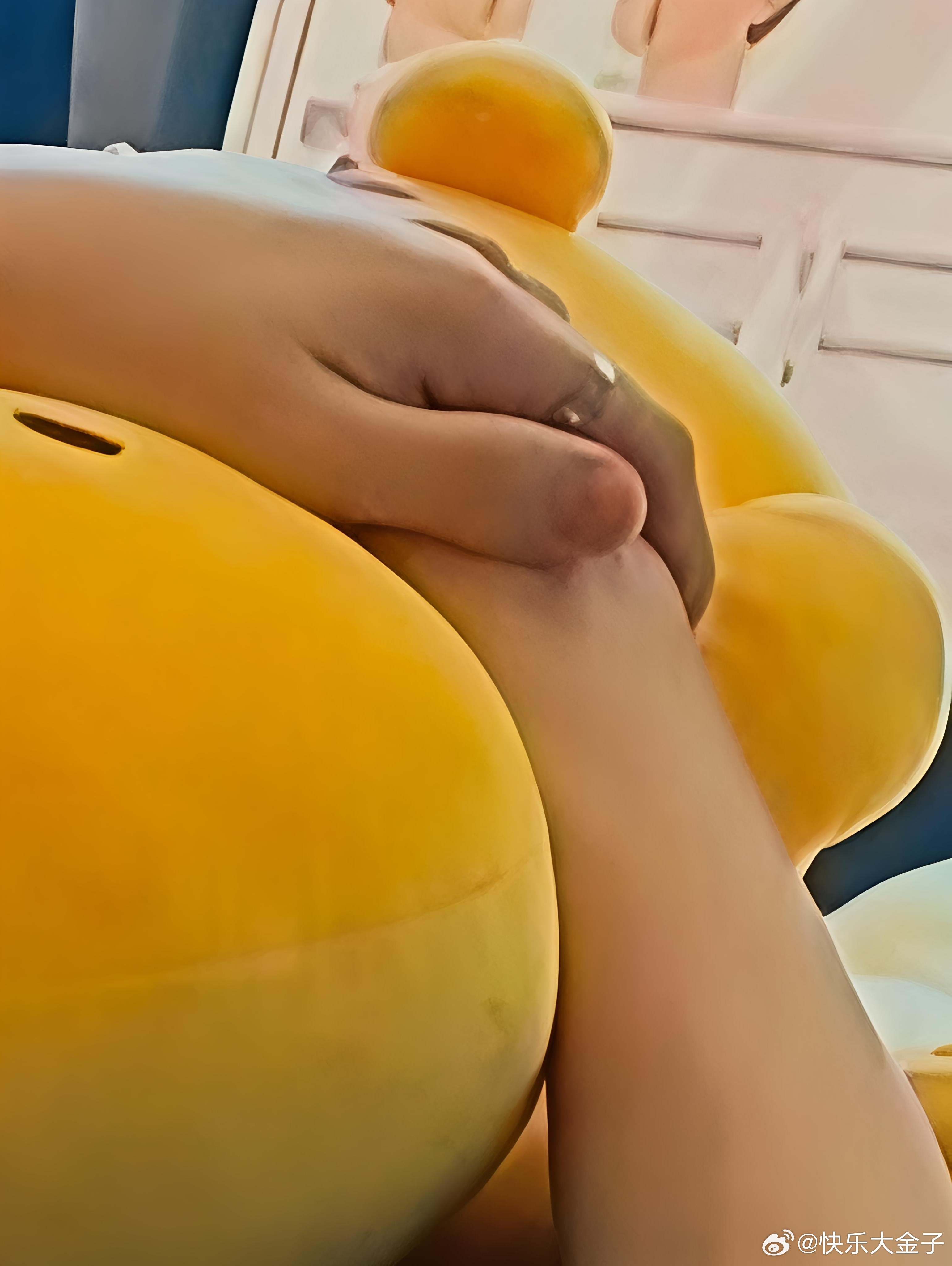 Rookie戴戒指iG今天新赛季开门红，而远在韩国没归队的老队长Rookie，