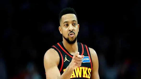 CJ喊话队友别让他再搬家！刚通过交易从奇才到老鹰的CJ，之前经历多次转会