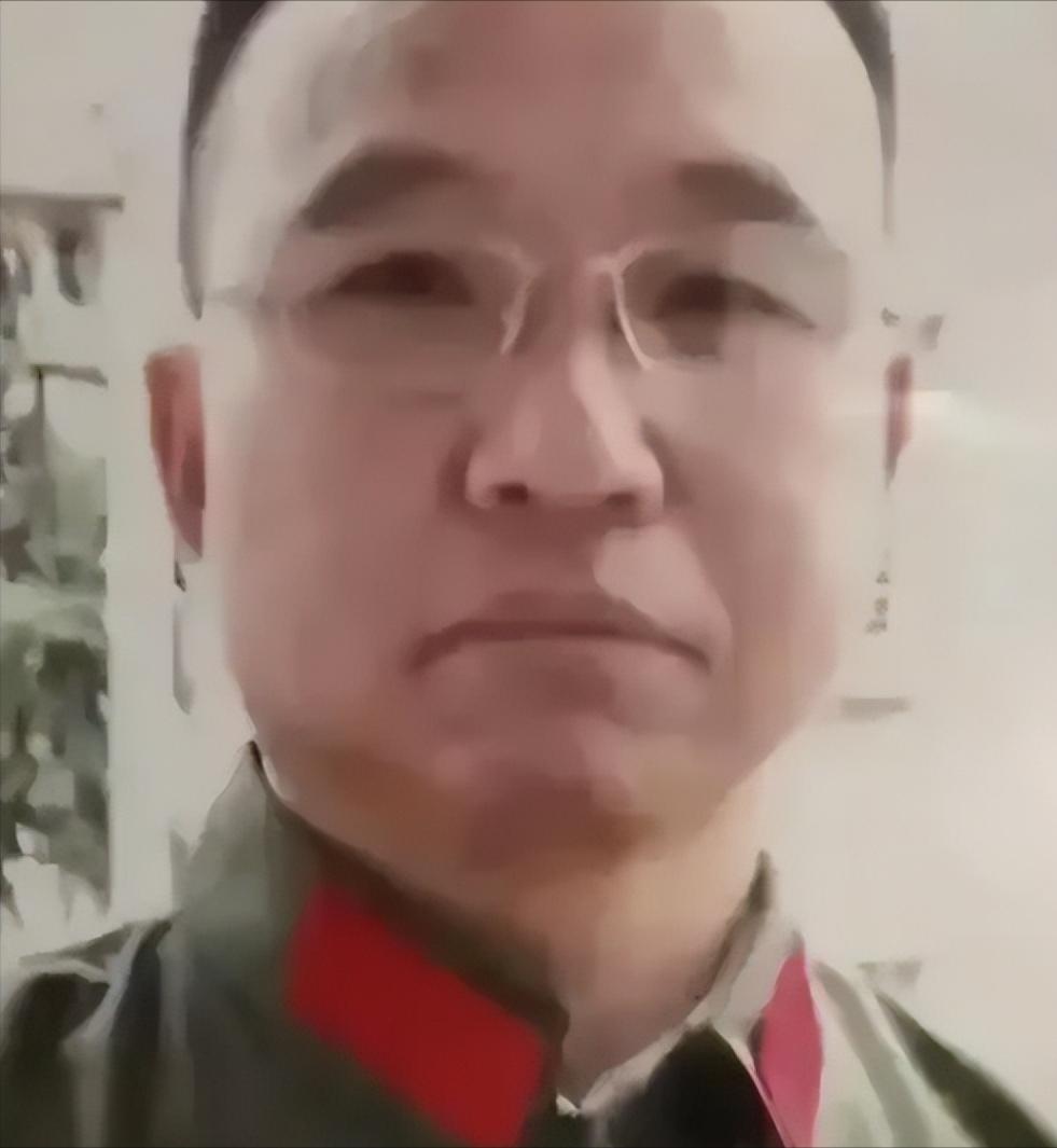1984年，战士李陶雄中枪牺牲，可就在安葬途中，尸体居然两次掉落，这忽然让护士感