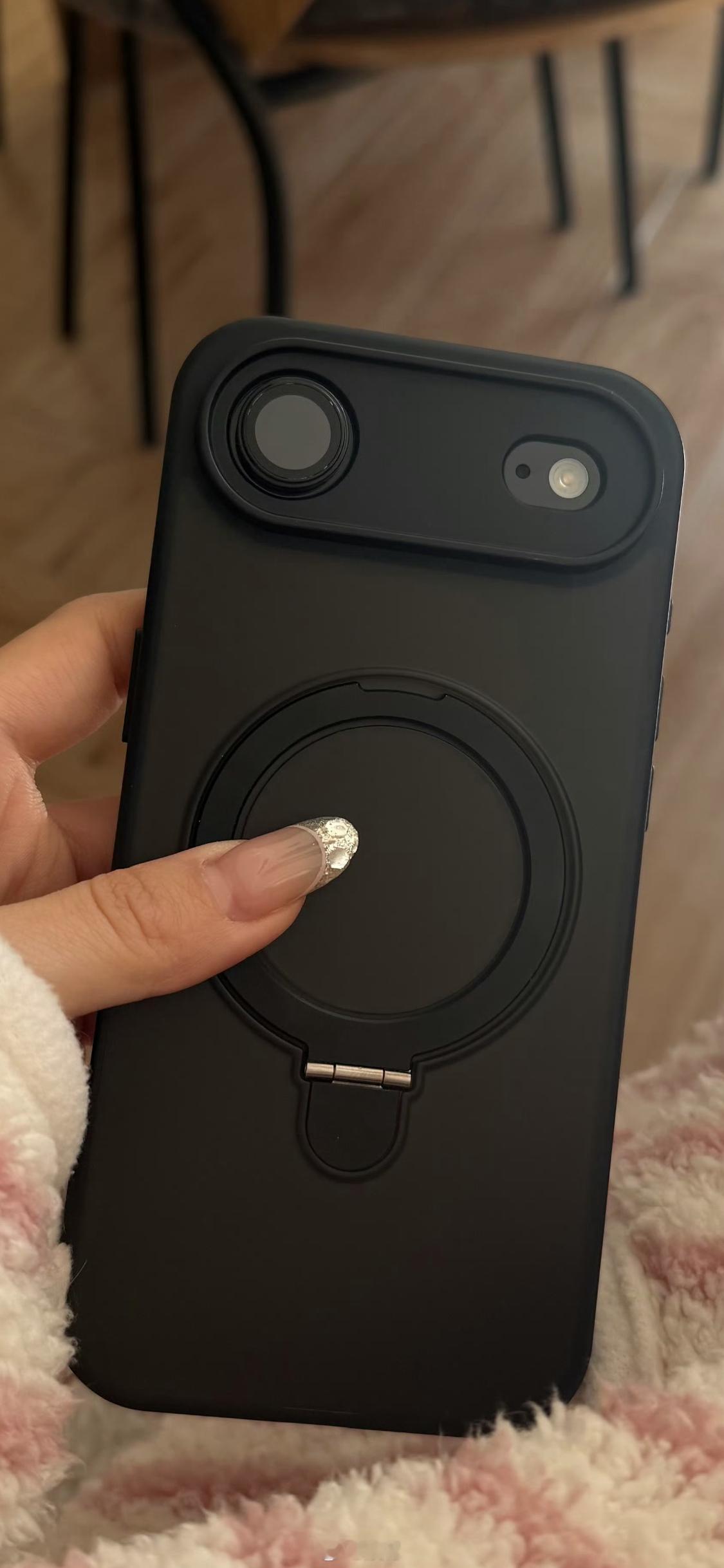 消费升级，刷到越来越多好看的小姐姐在用iPhoneAir。