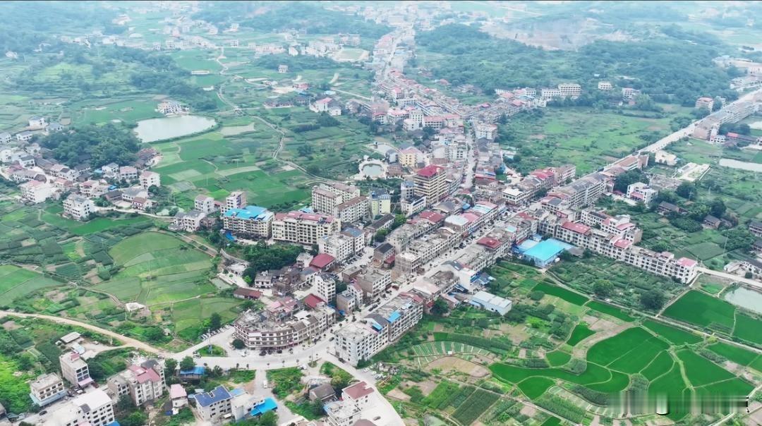 华天增长快，长电规模大，谁才是国产封测真正的领头羊？看了最近的行业消息，华天科