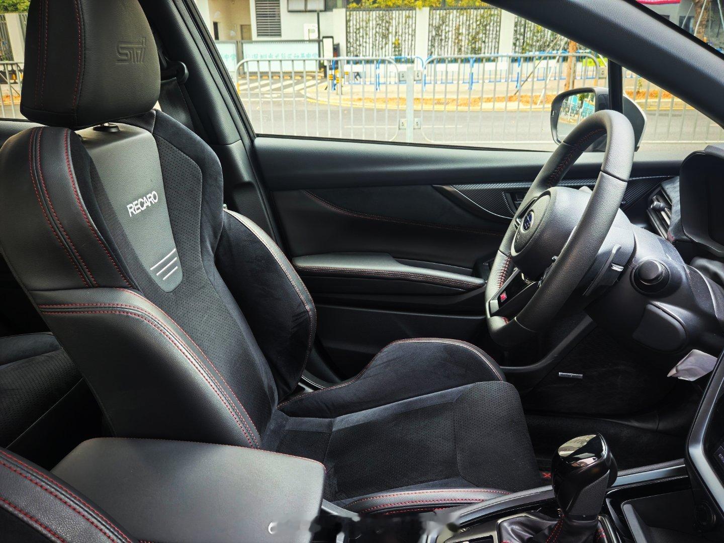 该说不说，还挺帅，是斯巴鲁粉丝熟悉/喜欢的味道～斯巴鲁翼豹wrxwagon