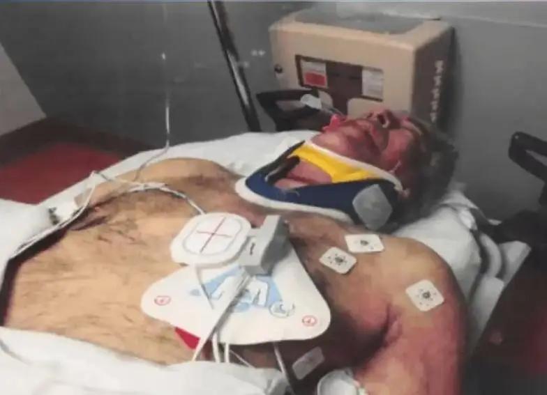 【爱泼斯坦狱警用假尸体伪装现场真尸体被秘密运走】当地时间2月10日，《每日邮报