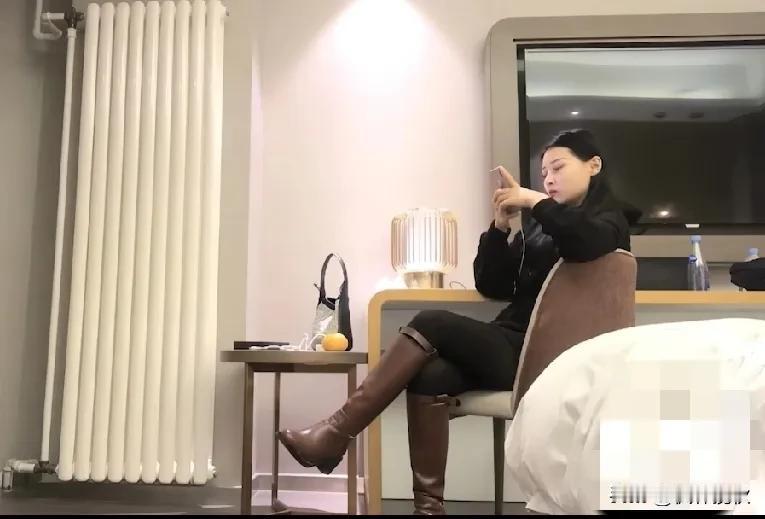 今天相亲，遇到一个高冷的女孩。年龄大了还是单身，也不知道什么时候可以摆脱单