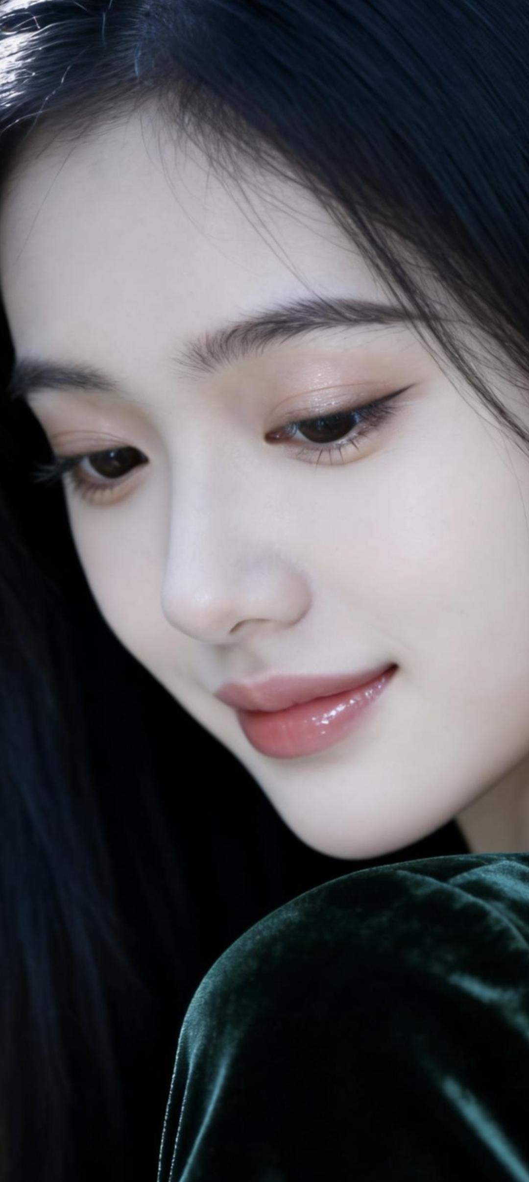 温柔眼波流转，静谧如水，岁月静好。