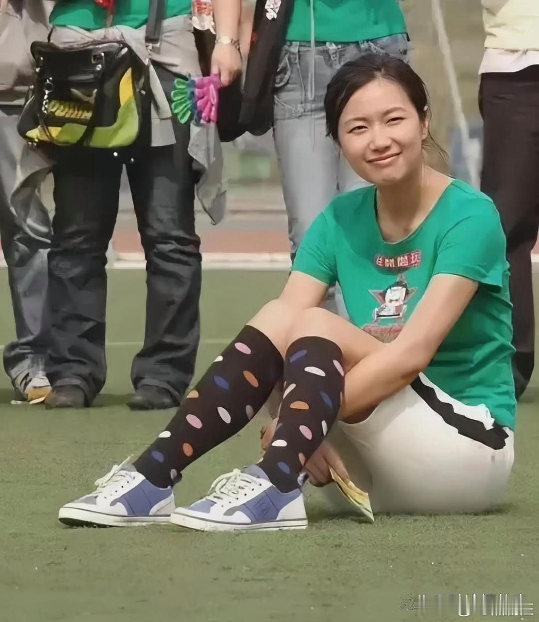 徐静蕾已经50多岁了，看着比20多岁的小女孩还要年轻漂亮。​​​