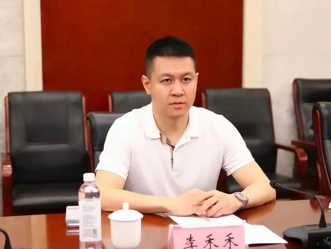阎维文的女儿和李肇星的儿子，现在已经是儿女双全的四口之家。阎维文女婿李禾禾，是