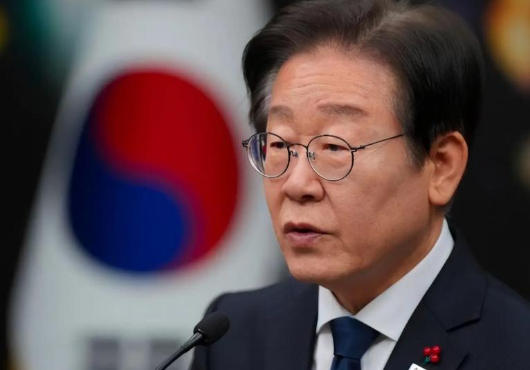 韩国正式宣战：亲日派，清算开始！【新浪财经】韩国媒体8月16日报道，韩国政府将