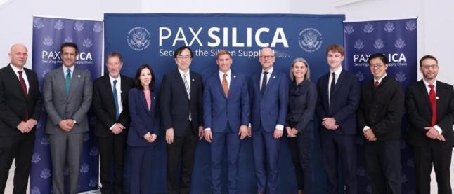 当地时间12月12日华盛顿传来大动静，美国牵头拉上日韩澳以新加坡等国，正式签署《