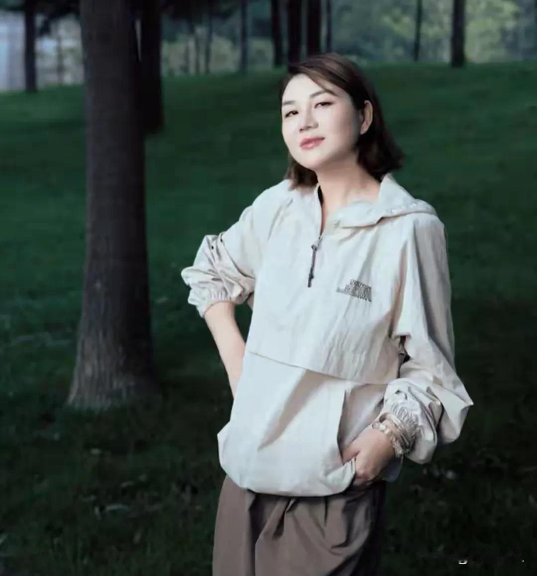 杨天真，回应暴瘦40斤！5月8日，杨天真高调晒出视频，咧嘴一笑，直接扔出了一