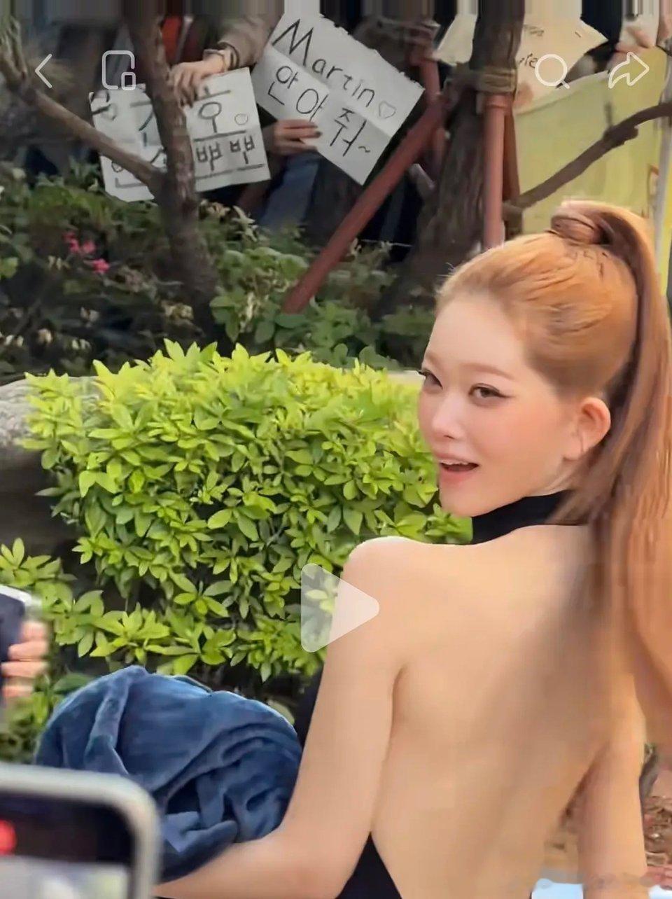 等等。。。只吃糖不吃别的东西真的不会搞坏身体吗。。。。。