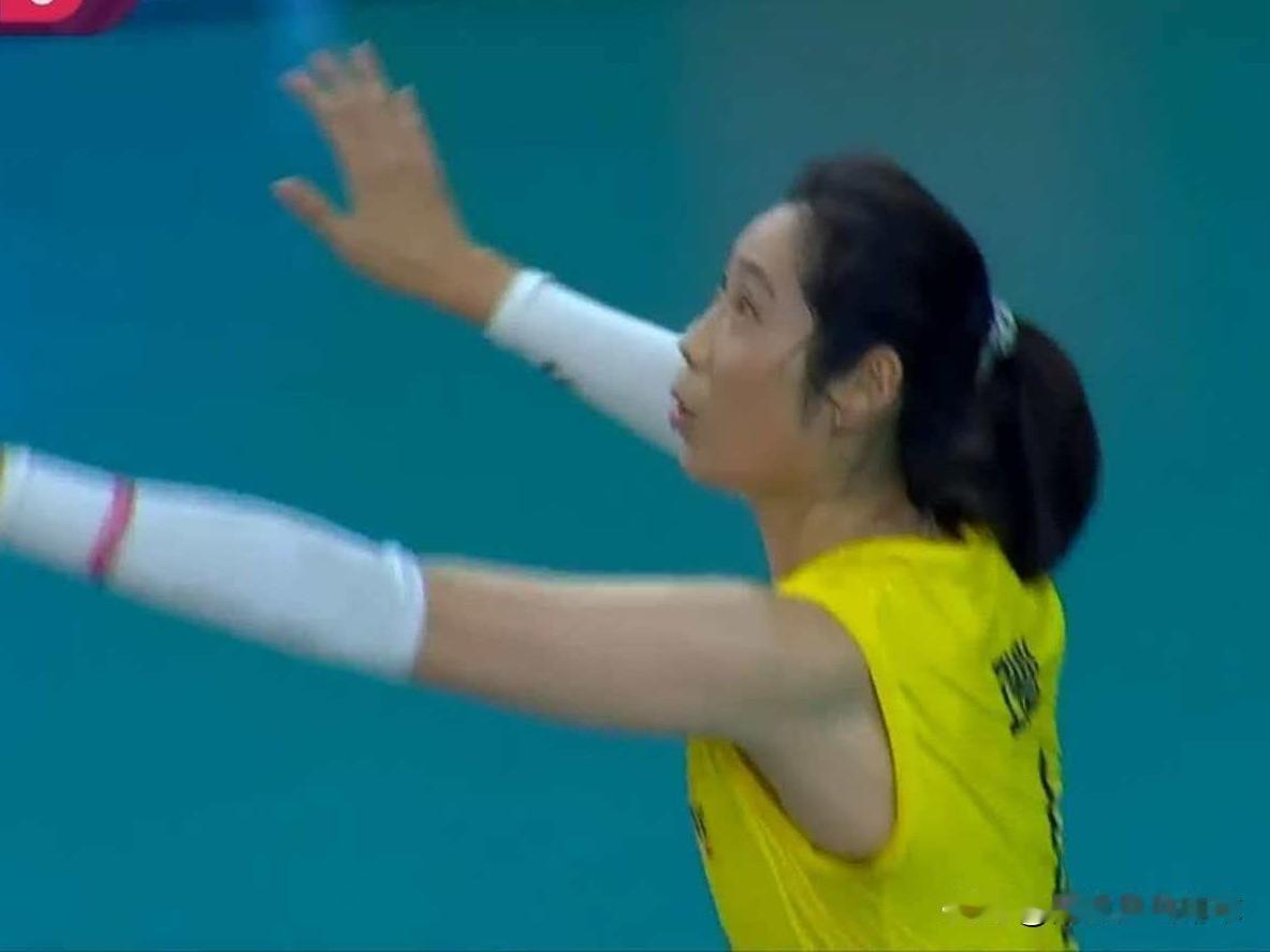 女排世俱杯小组赛：朱婷首发出战！科内利亚诺3-0横扫奥兰多女武神，迎来开门红！