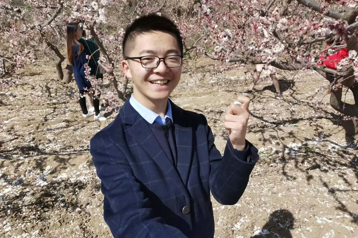 西安电子科技大学研究生杨浩东去世，年仅26岁从小就是学霸，生病后仍然躺在床上做