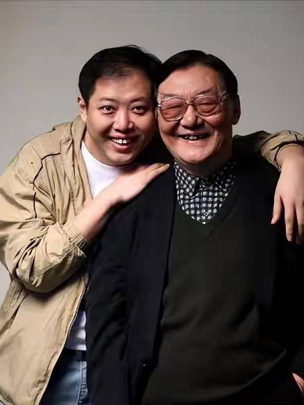 “我这辈子最骄傲的事，就是一双儿女都没有出国定居。”说这话的著名导演翟俊杰，在演