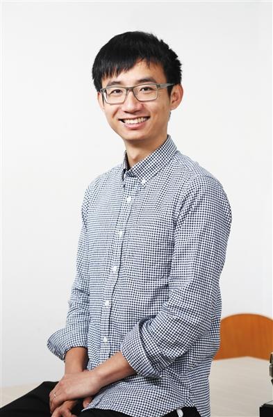 后续来了！钉钉的无招卸任CEO职位，92年的陈宇森接棒，怎么看这件事？首先，