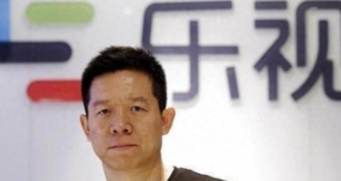 乐视创始人贾跃亭欠122亿的巨债，跑路美国七年，谁曾想400多名老员工，让原本资