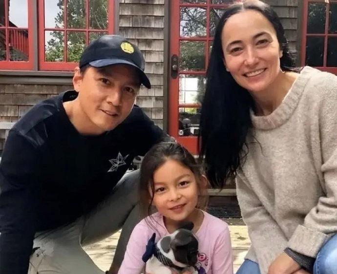 吴彦祖坦言十年无性婚姻，与太太情比金坚。无性非禁欲，婚姻有别样温馨，爱意不减当年