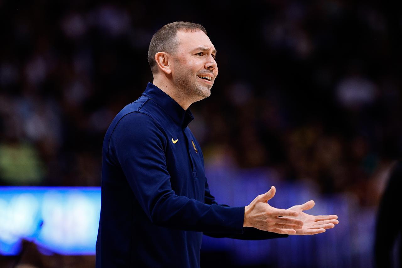 笑死！掘金主帅谈输给勇士的原因：“追梦格林临时退赛，这令人困惑。显然，比赛计