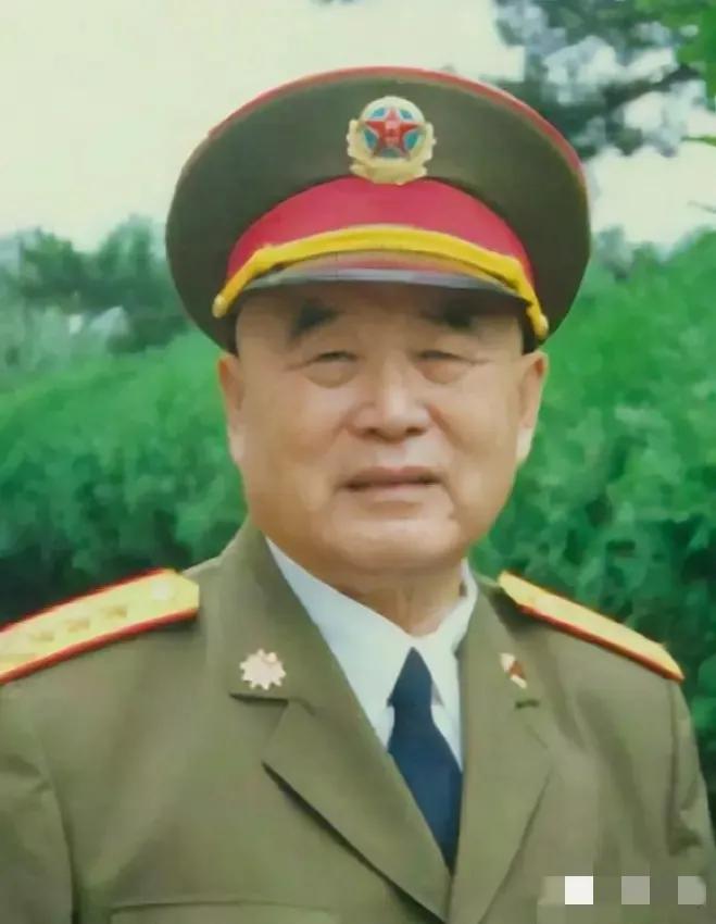 1973年，毛主席说要从军队中选出一名副主席，周总理毫不犹豫说出一个人的名字，毛