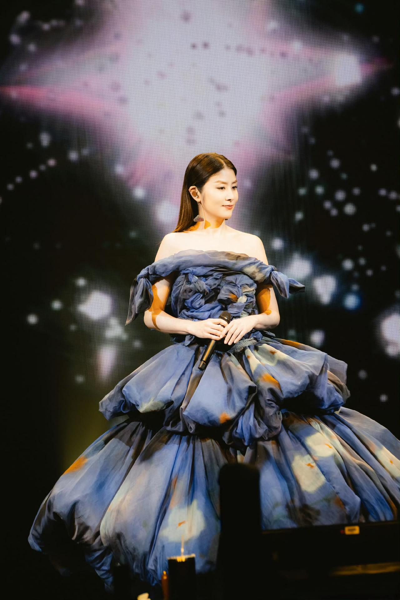 在香港娱乐圈的旧闻轶事里，有一则流传多年的“都市传说”始终萦绕不散，资深武