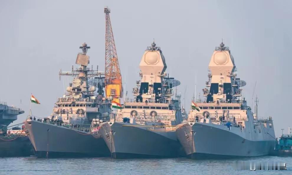 “加尔各答级”导弹驱逐舰。加尔各答级驱逐舰三哥现役主力导弹驱逐舰，号称三哥首