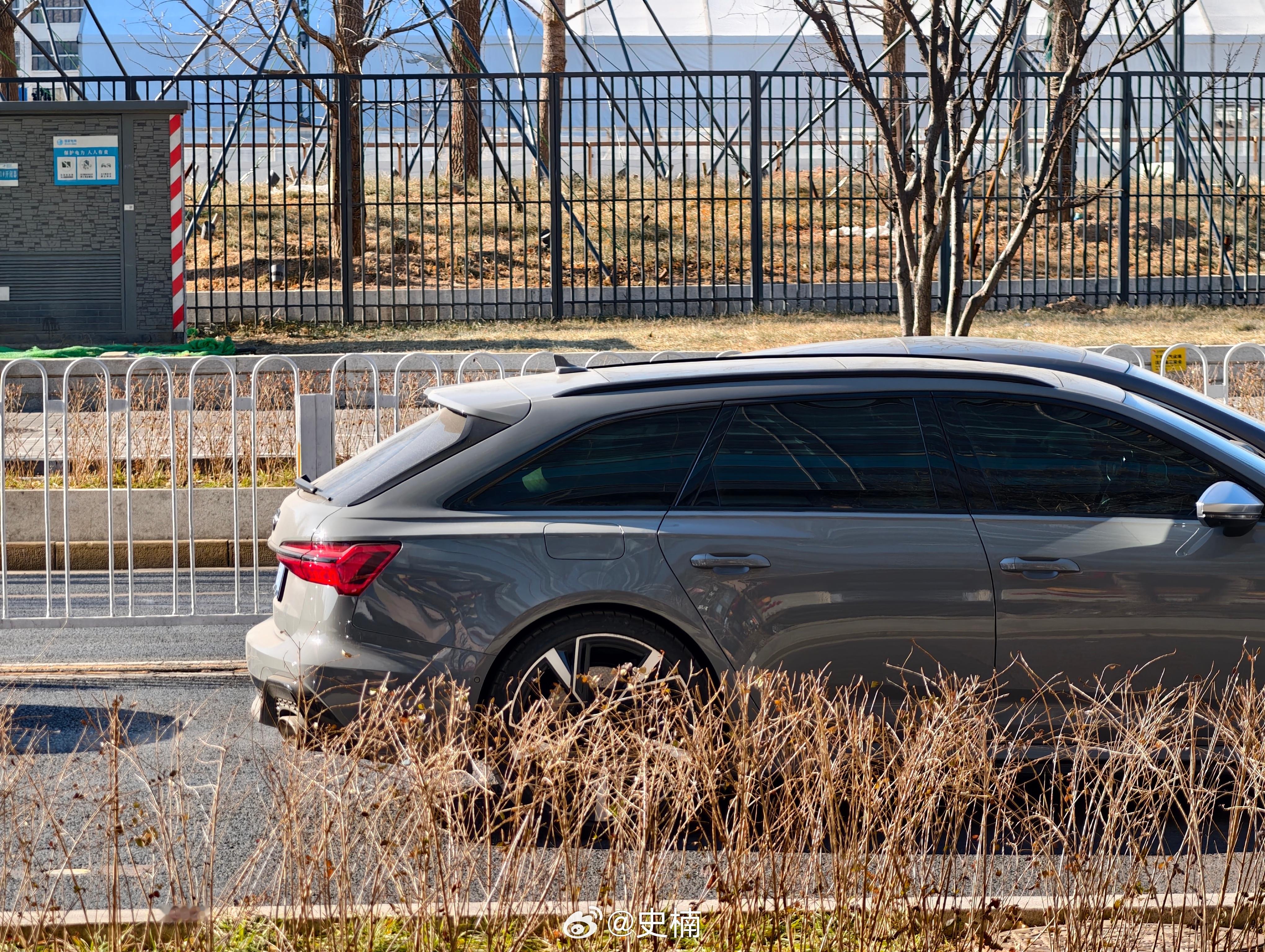 昨天刚说到八缸的A6，今儿就见到了你的下一台车北京·三里屯