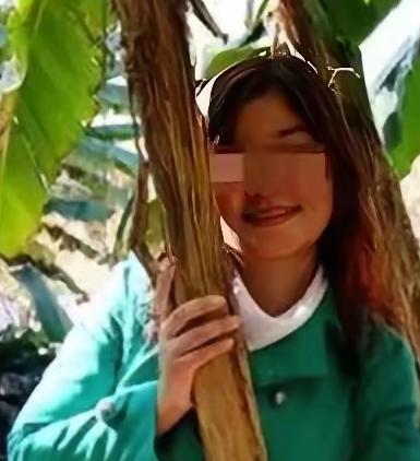 2002年，武汉花季女大学生朱力亚，被老师含泪告知热恋男友确诊艾滋，毫无防备的她