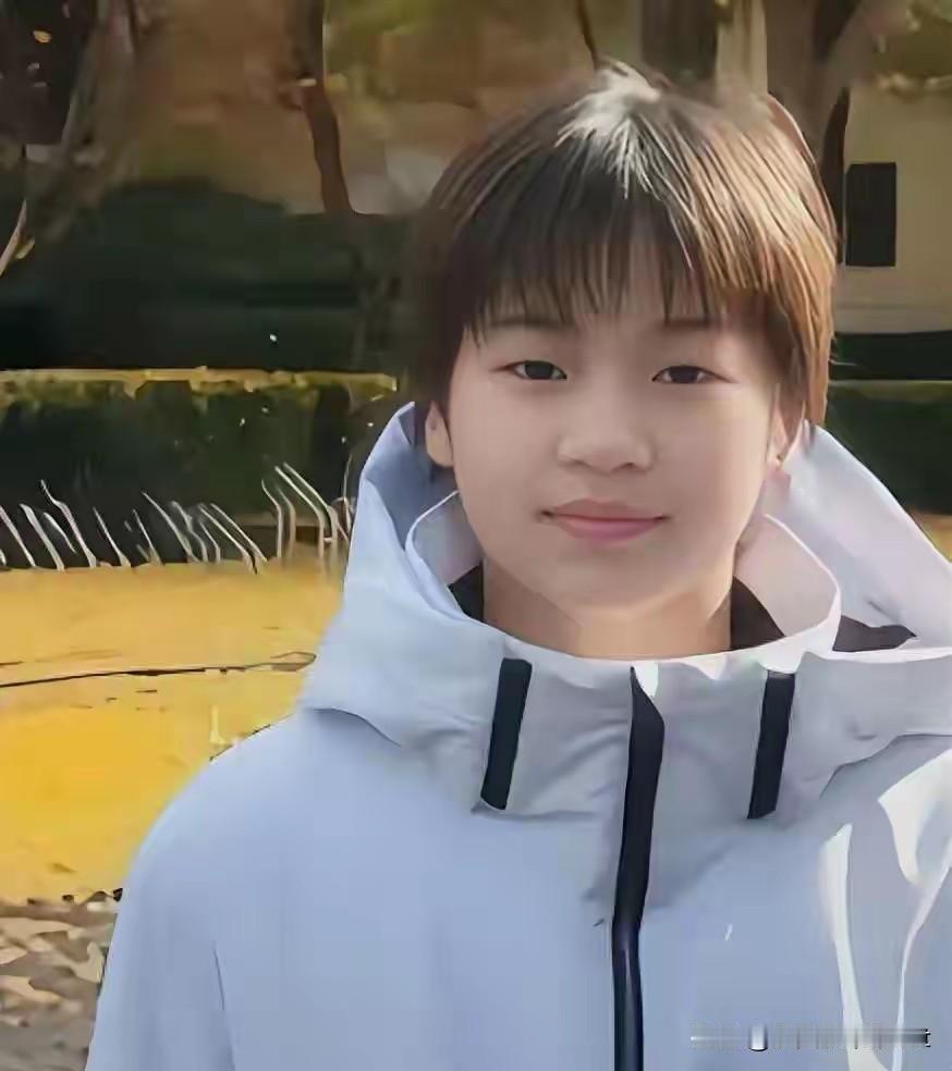 破防！王宗源回应给全红婵戴金牌：她想戴几块就戴几块全运会最暖名场面后续来啦