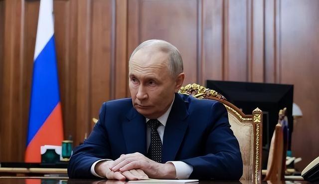 普京除非是生老病死，否则没人敢动他，因为动了普京，后果是难以承受的，不管是美国，