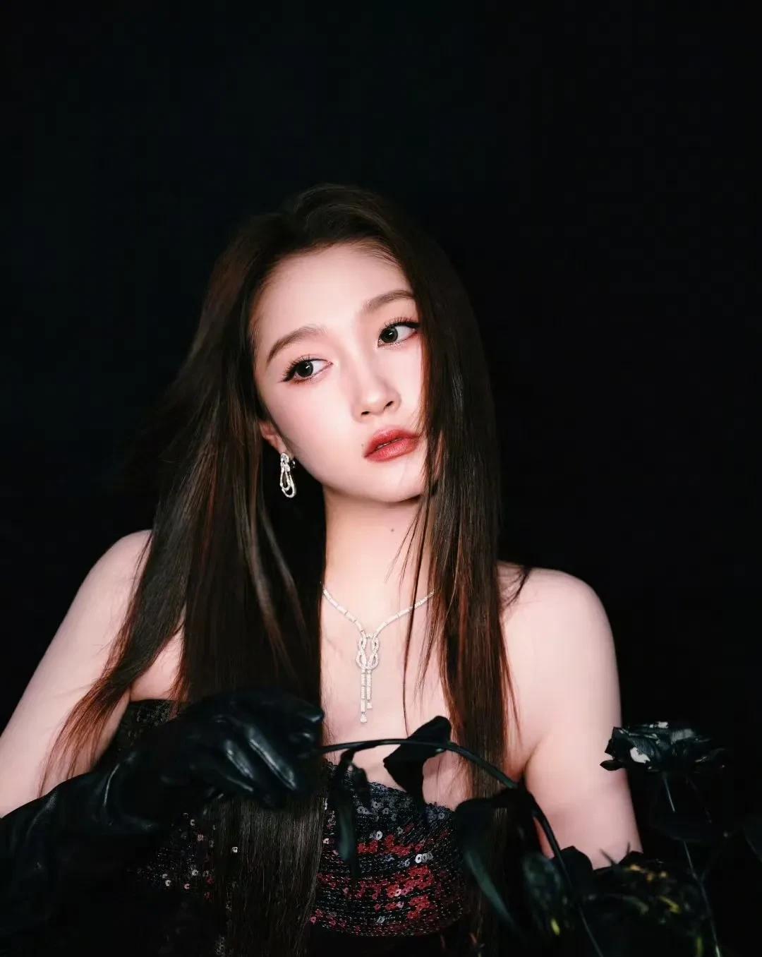 #95后的女明星天花板是谁#1.关晓彤2.章若楠3.王楚然4.赵露思