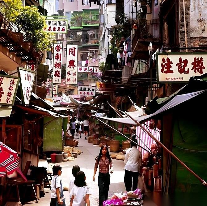 1500万港币现金摆在面前，你干不干？1997年的何志昌没犹豫。他只是个在屯门
