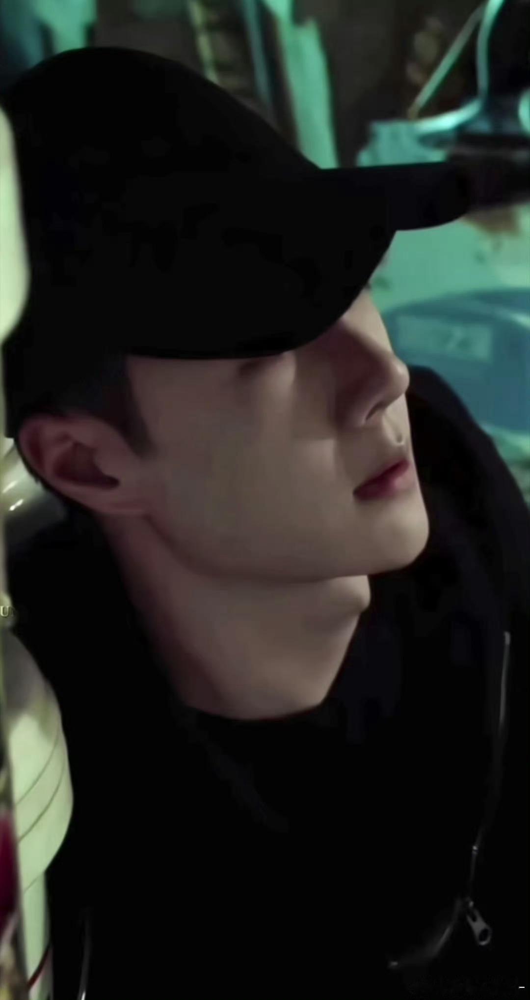 黑色鸭舌帽配上王一博这张脸性张力绝了