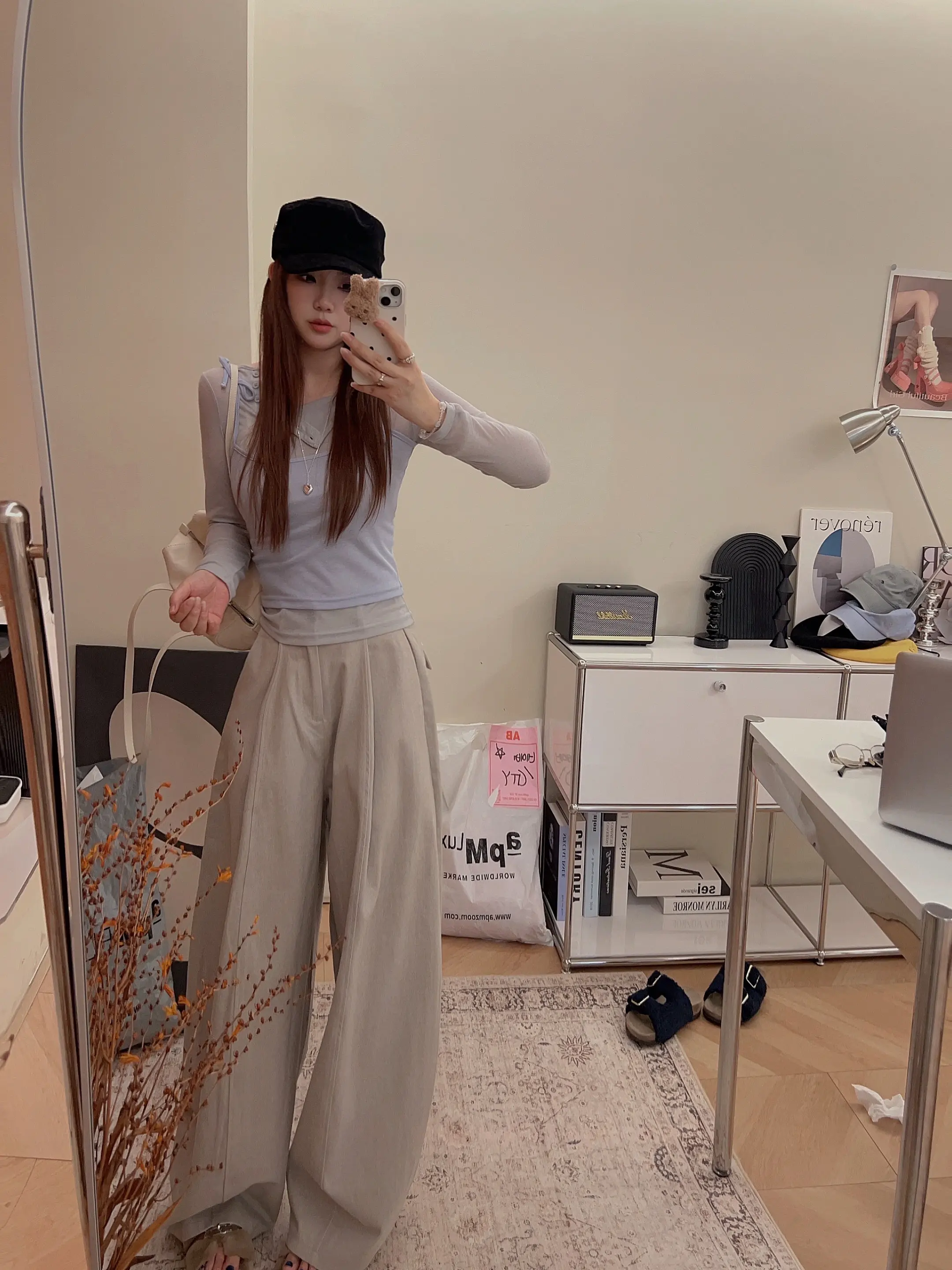 左滑入秋我的20套。我是个服装店主 不是搞笑店主 别人随便发几个图就有...