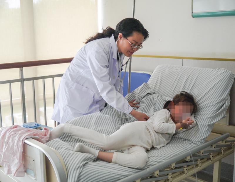 50岁左右的女人真的太难了！雌激素断崖式下降，绝经前后身体各种不适全来了。我身边