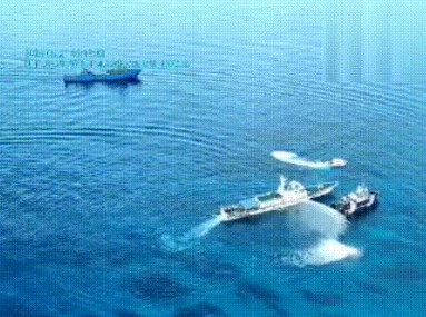 菲律宾死活不听劝，中国海警在中业岛“开炮”菲律宾方面宣称，21日，菲律宾公务