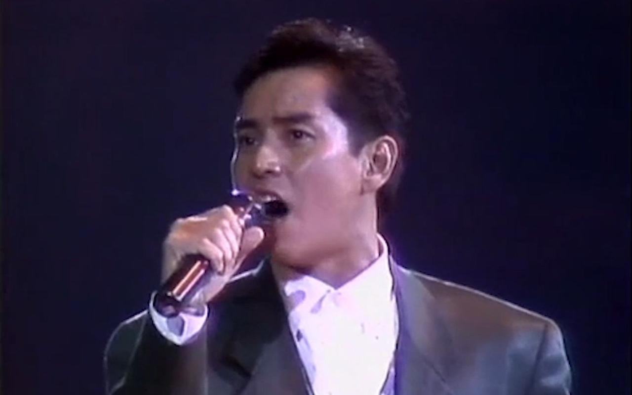 临近1997年香港回归，有着台独立场的陶晶莹借着台湾综艺《连环炮2》，在红磡体育