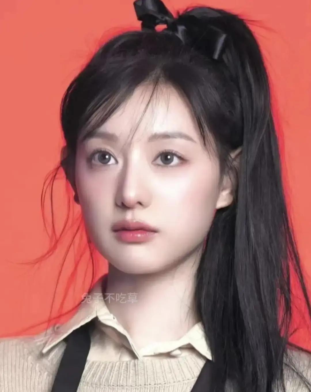 她用了8年，才打破这个“甜妹诅咒”。金智媛拿到百想视后，根本不是意外。她是